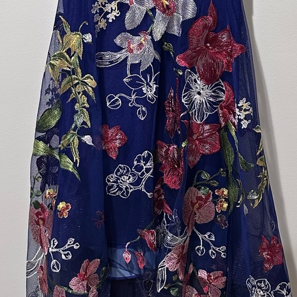 Marchesa Notte Embroidered Floral High
Low Dress sz 2 - Picture 5 of 14